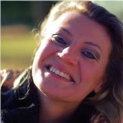 Laureata in lingue impartisce ripetizioni di lingua inglese, francese ed italiana per tutto l'anno a prezzi modici